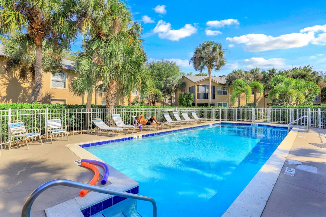 9589 Crescent Garden Dr #101, Naples, FL 34109