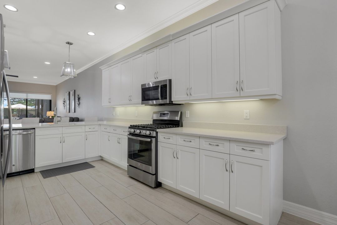 4167 Crescent Ct, Naples, FL 34119