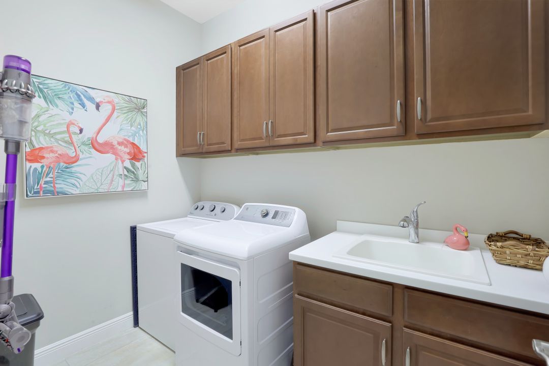 2155 Antigua Ln, Naples, FL 34120