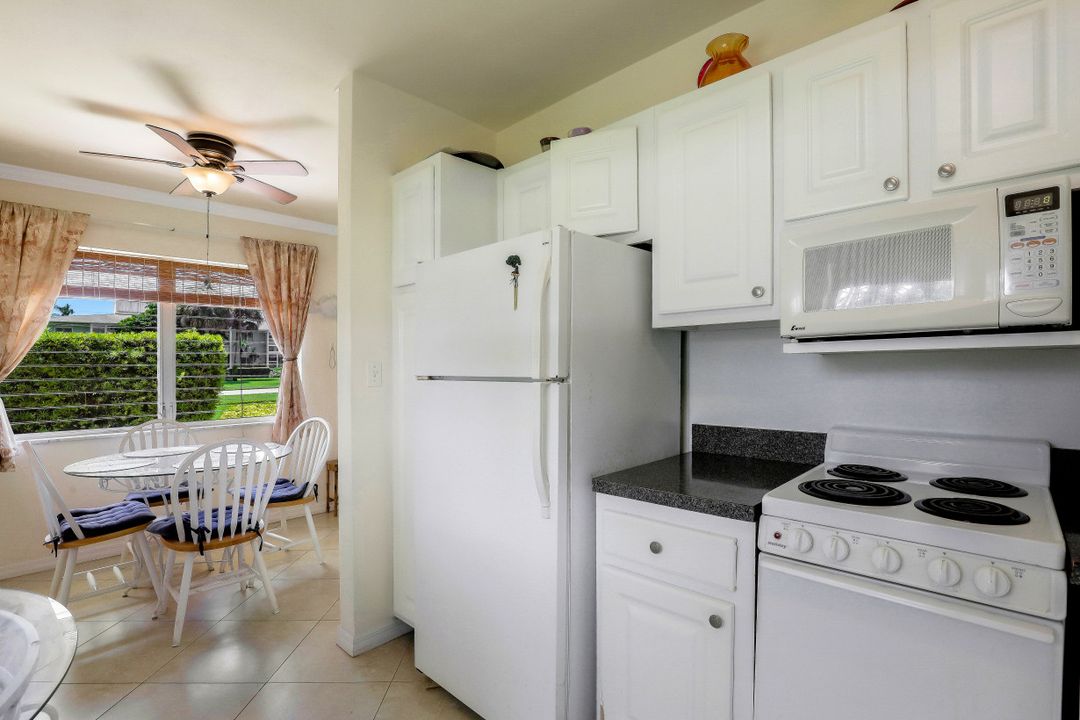 473 12th Ave S #B-9, Naples, FL 34102