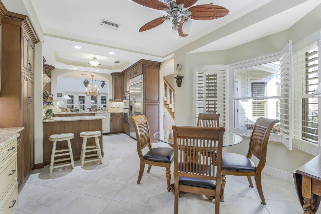 581 Gulf Park Dr, Naples, FL 34108