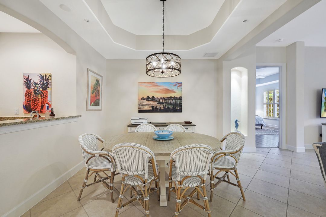 8080 Players Cove Dr Unit 102, Naples, FL 34113