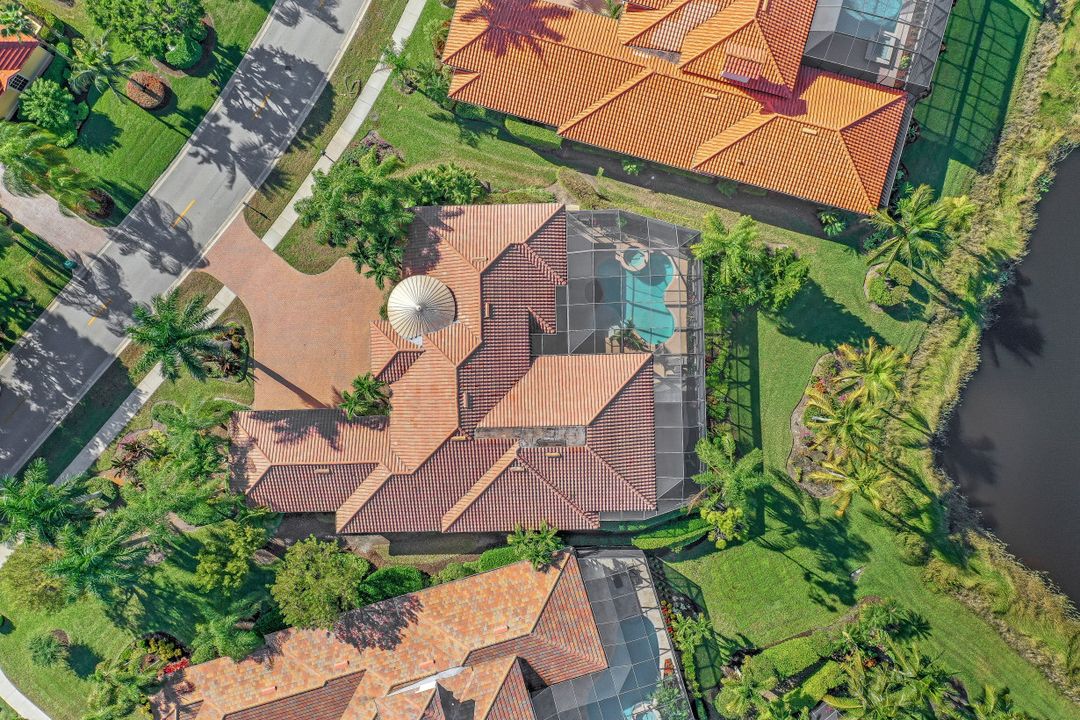 7417 Treeline Dr, Naples, FL 34119