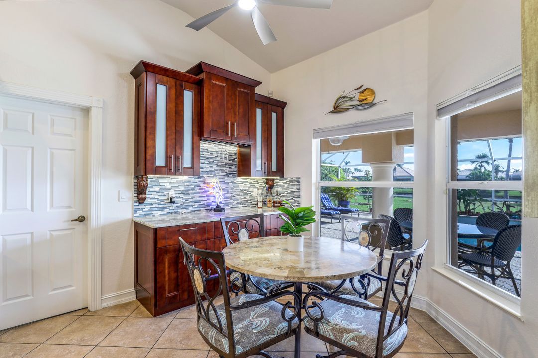 14921 Laguna Dr, Fort Myers, FL 33908