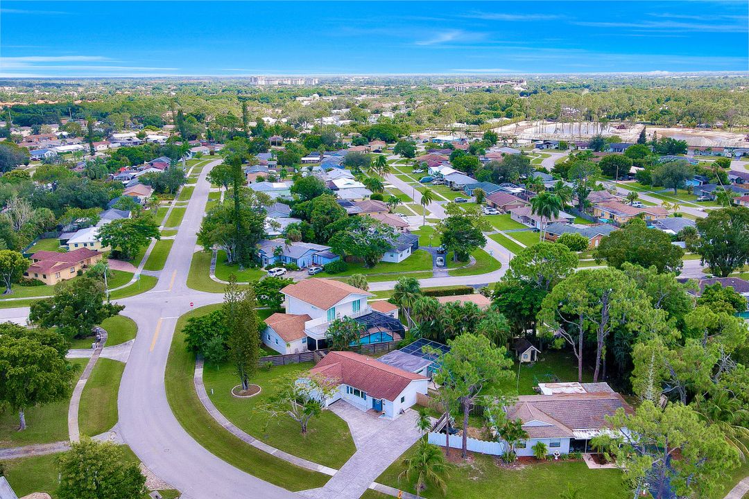 2824 Poinciana St, Naples, FL 34105