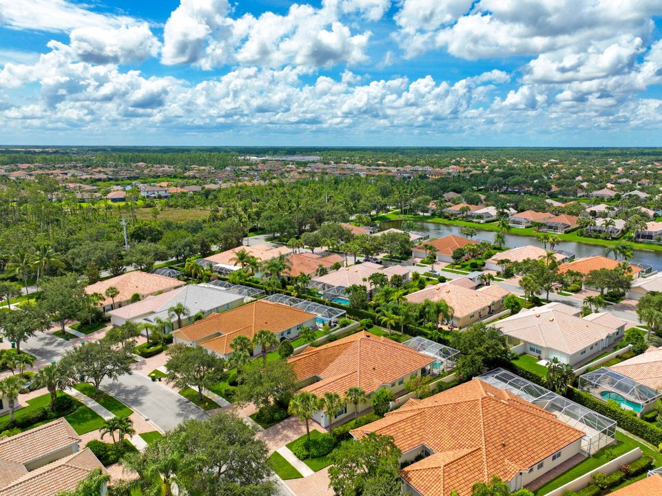 4209 St George Ln, Naples, FL 34119