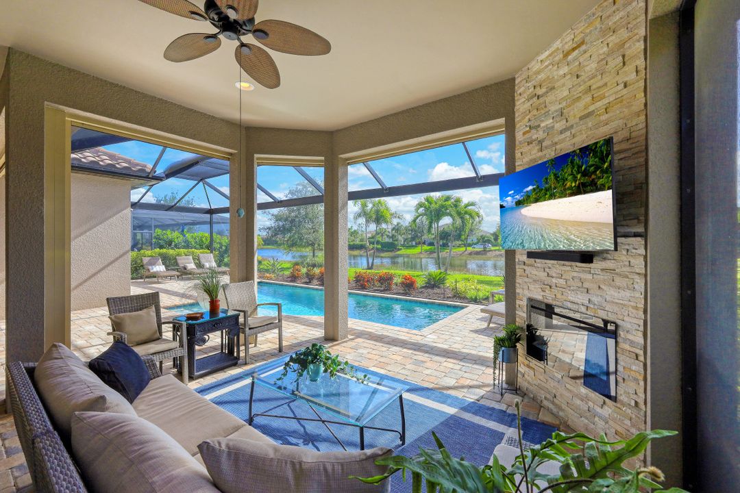 9243 Rialto Ln, Naples, FL 34119