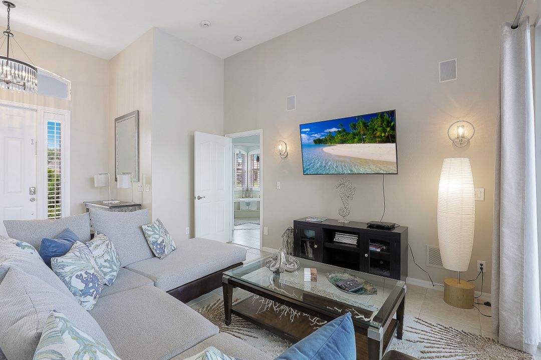 231 Seahorse Ct, Marco Island, FL 34145