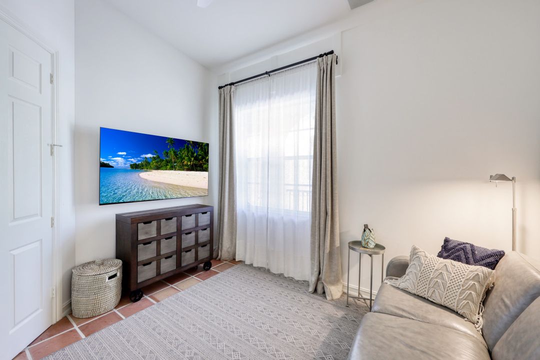 743 Bentwater Cir #203, Naples, FL 34108