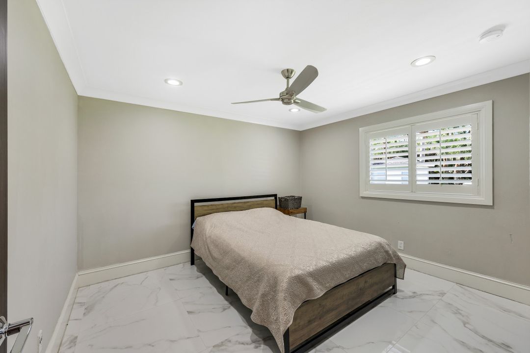 720 17th St NW, Naples, FL 34120