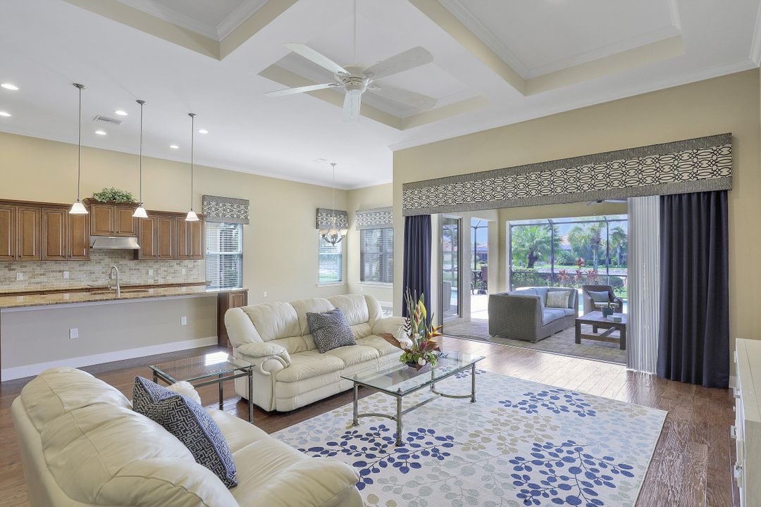 9172 Flint Ct, Naples, FL 34120