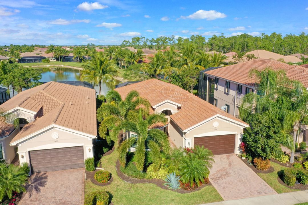 3689 Pleasant Springs Dr, Naples, FL 34119