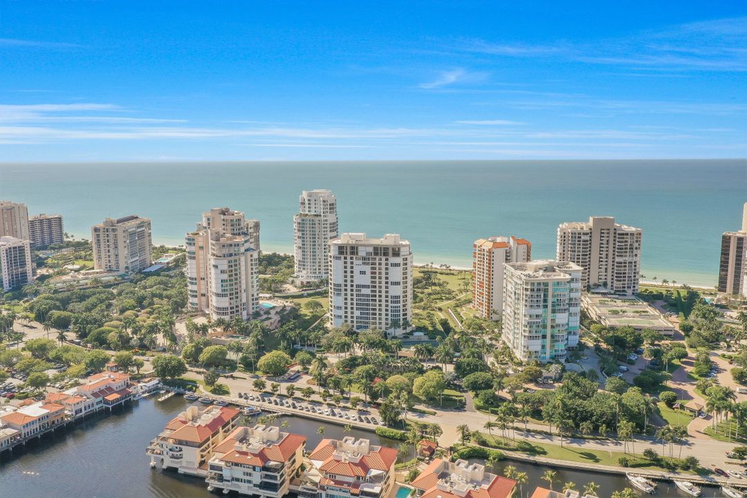 4201 Gulf Shore Blvd N #302, Naples, FL 34103