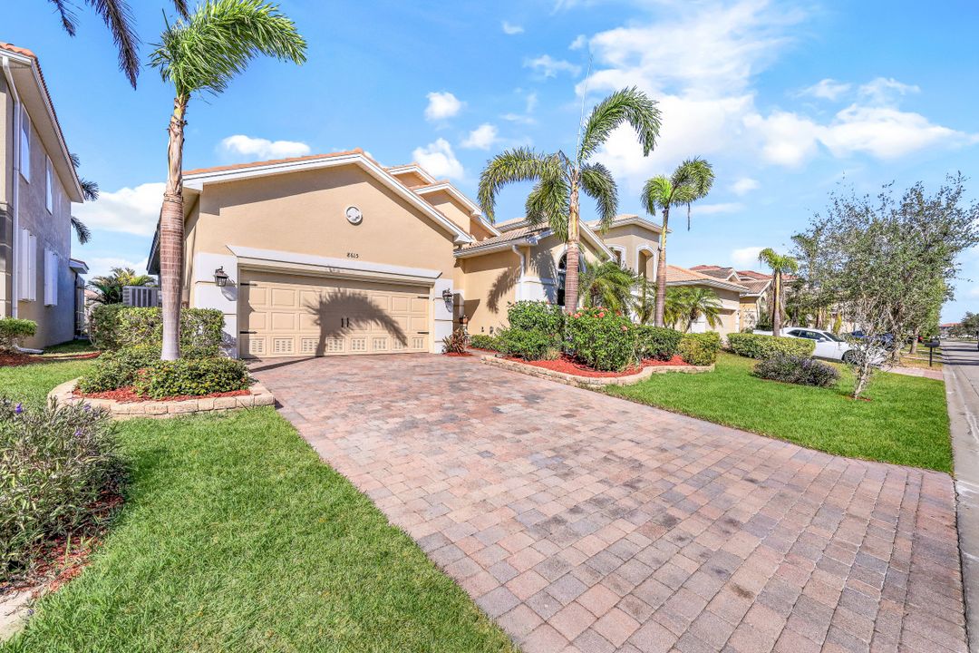 8615 Sumner Ave, Fort Myers, FL 33908