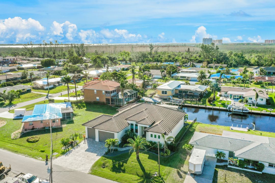 5828 SW 1st Ave, Cape Coral, FL 33914