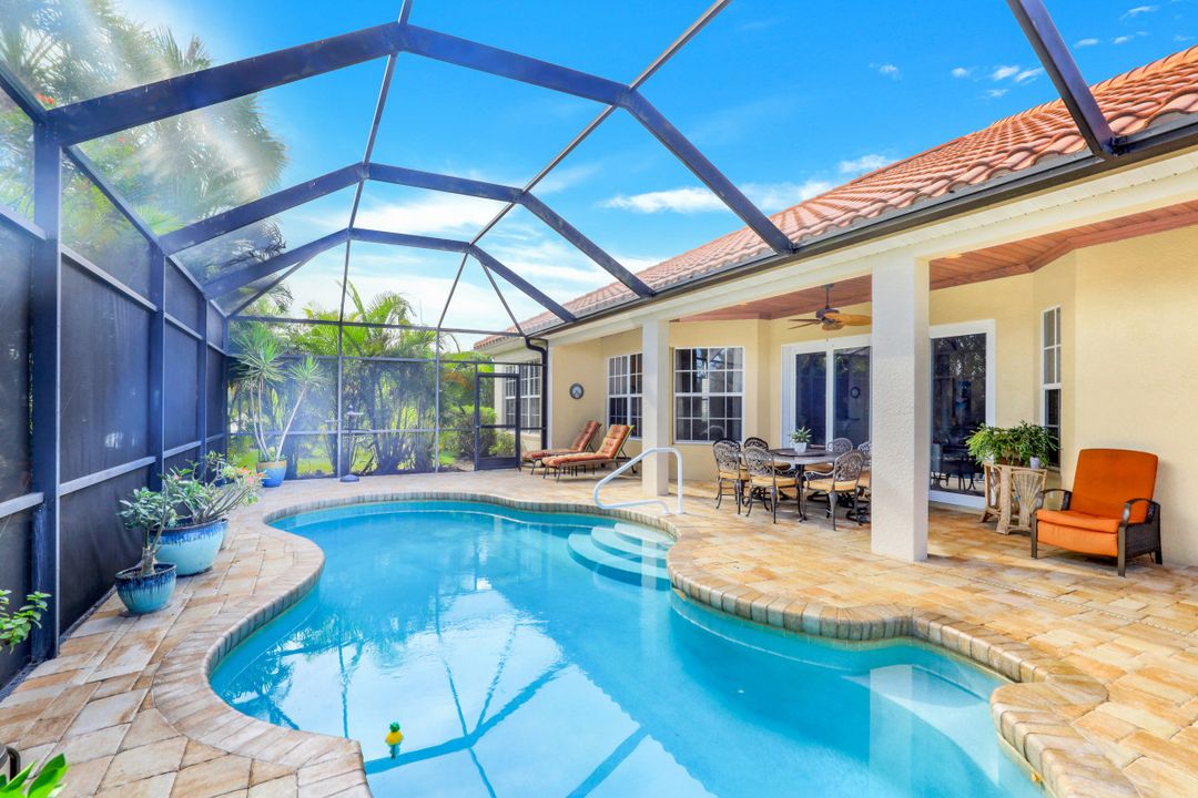 8806 Spinner Cove Ln, Naples, FL 34120