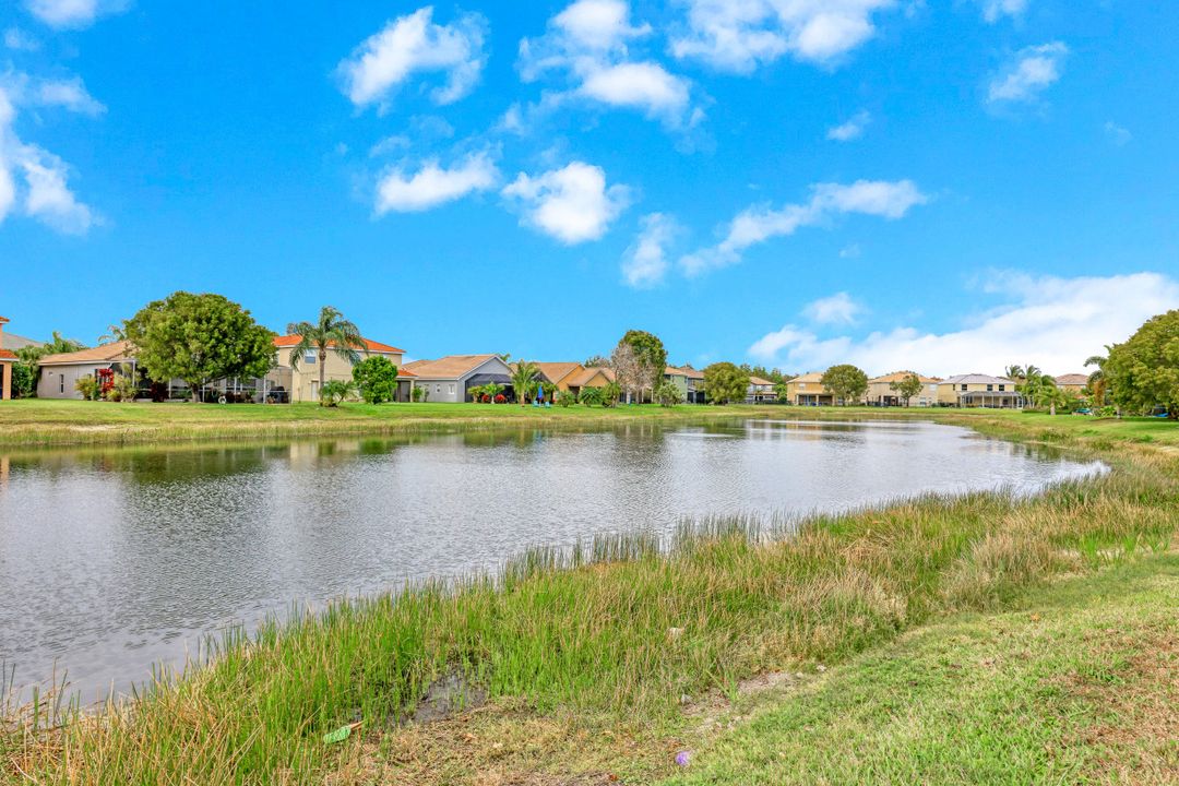 2157 Cape Heather Cir, Cape Coral, FL 33991