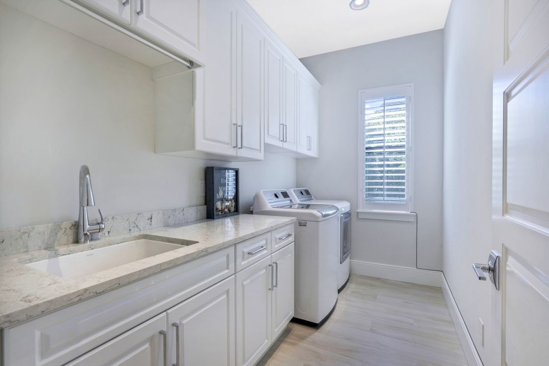 16361 Corsica Way, Naples, FL 34110