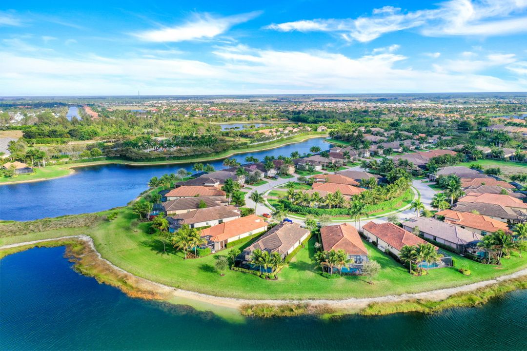 9524 Mussorie Ct, Naples, FL 34114