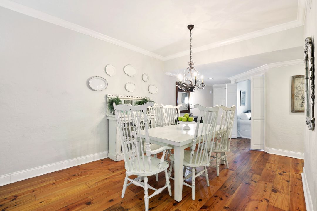 5897 Chanteclair Dr #313, Naples, FL 34108