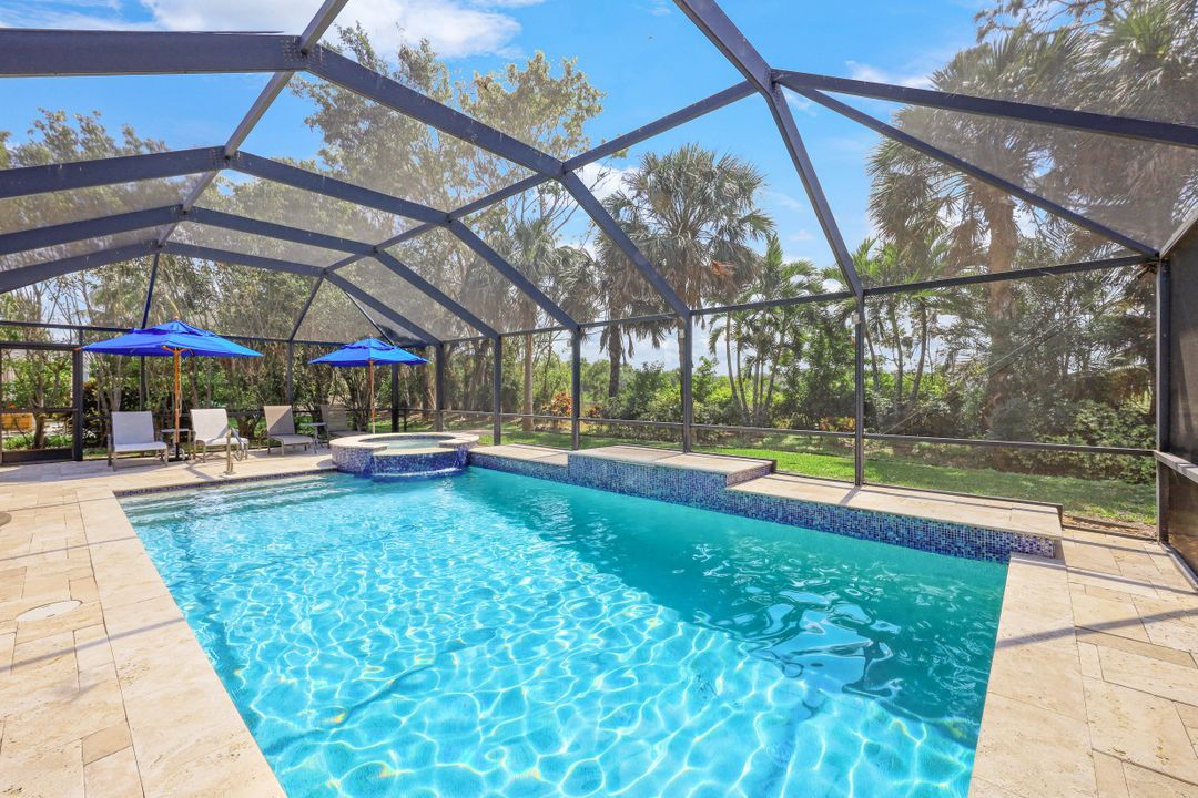 6485 Autumn Woods Blvd, Naples, FL 34109