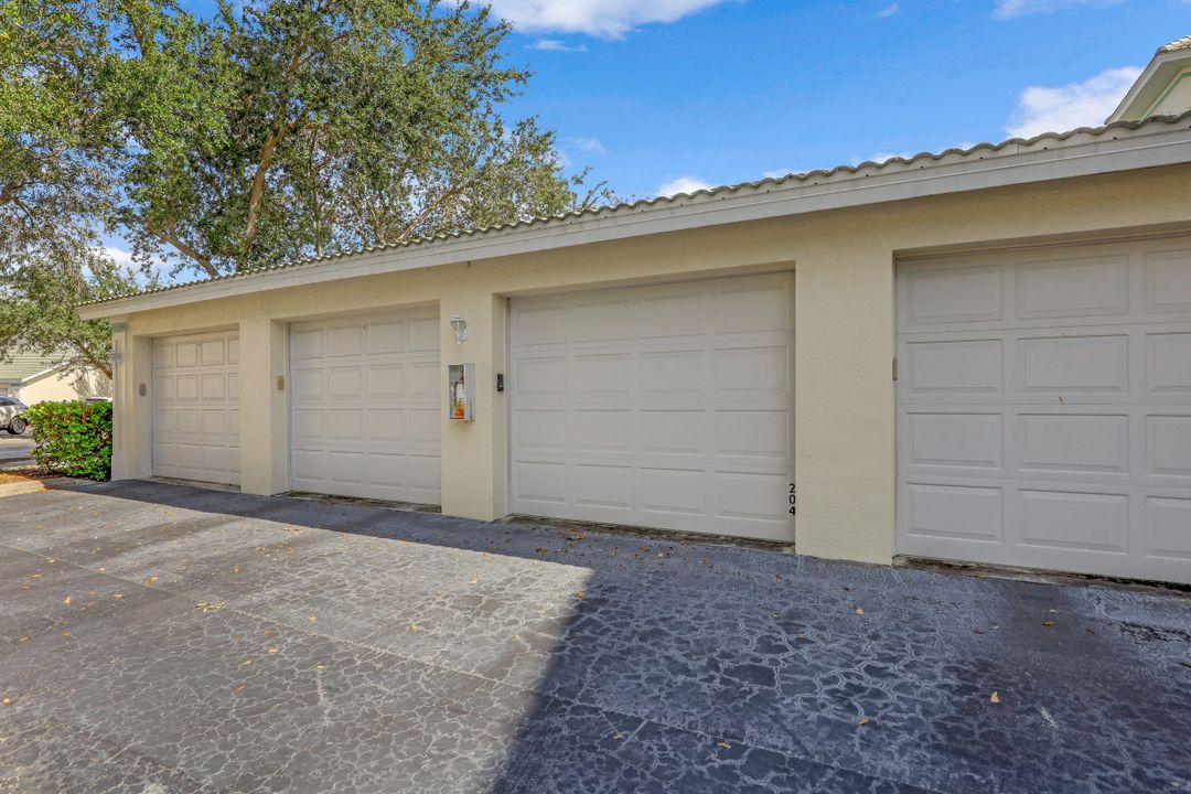 15415 Cedarwood Ln #204, Naples, FL 34110