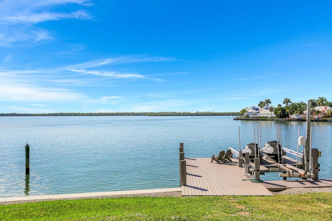 1028 W Inlet Dr, Marco Island, FL 34145
