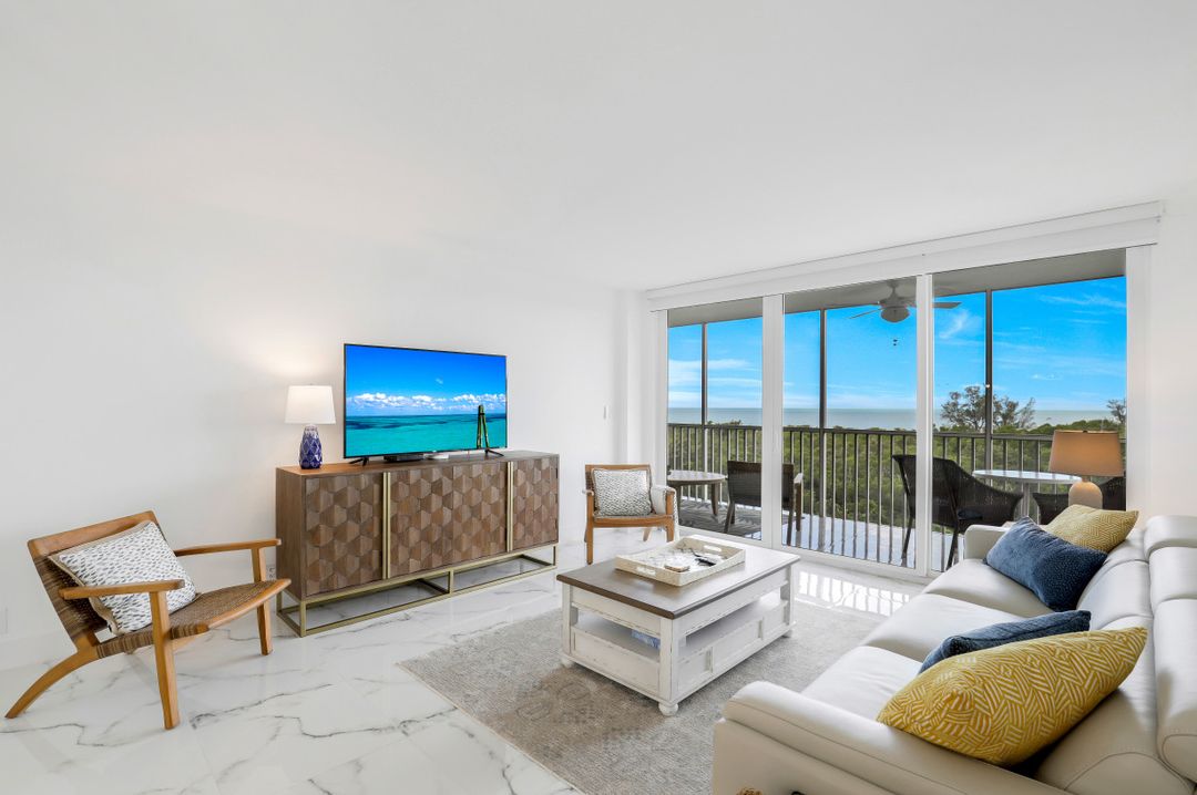 5 Bluebill Ave #606, Naples, FL 34108