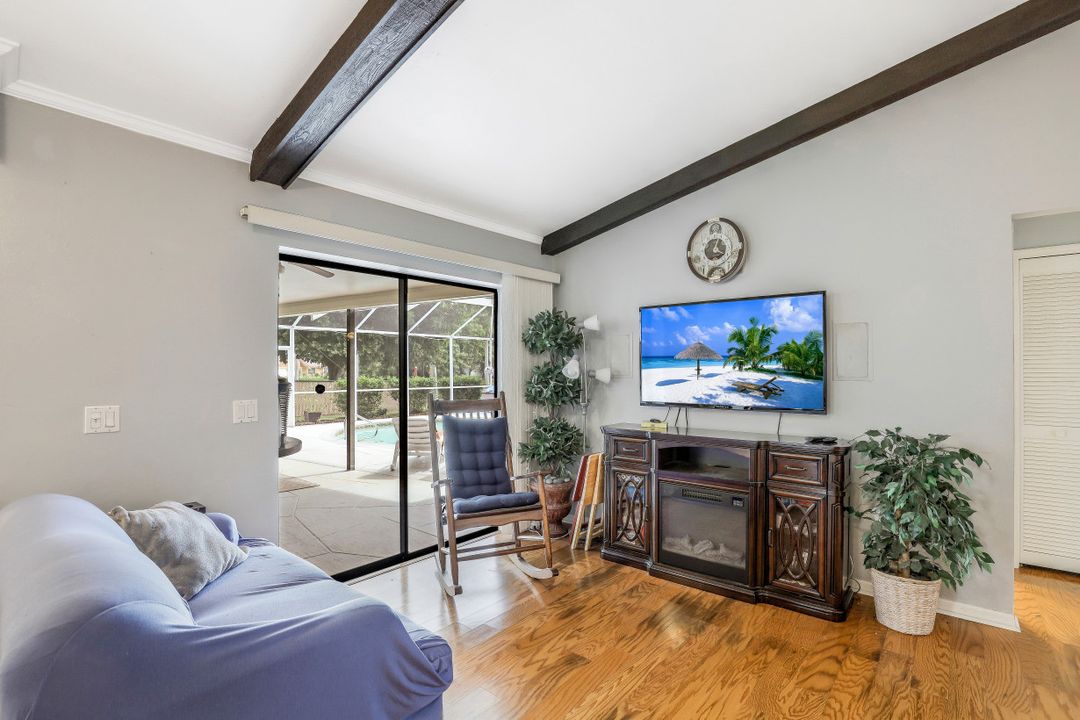 28 SE 12th Ave, Cape Coral, FL 33990