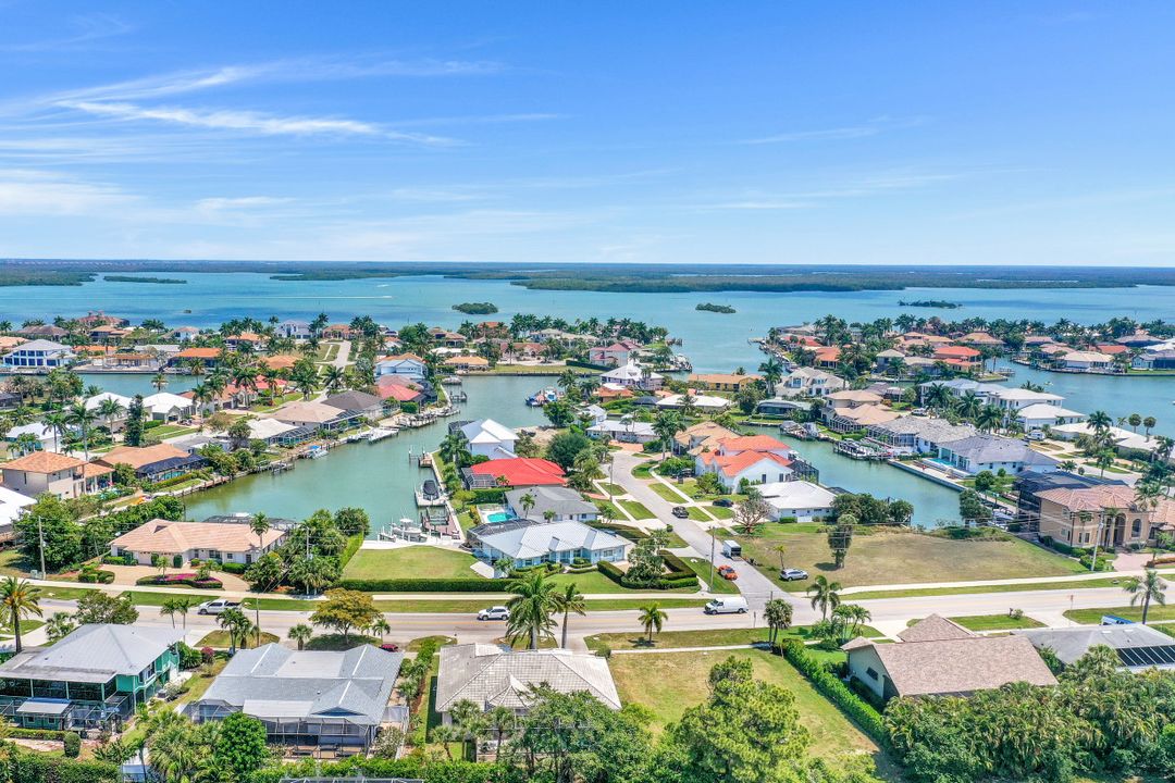 578 N Barfield Dr, Marco Island, FL 34145