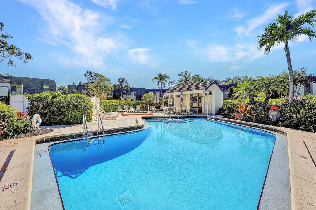 1617 Spoonbill Ln, Naples, FL 34105