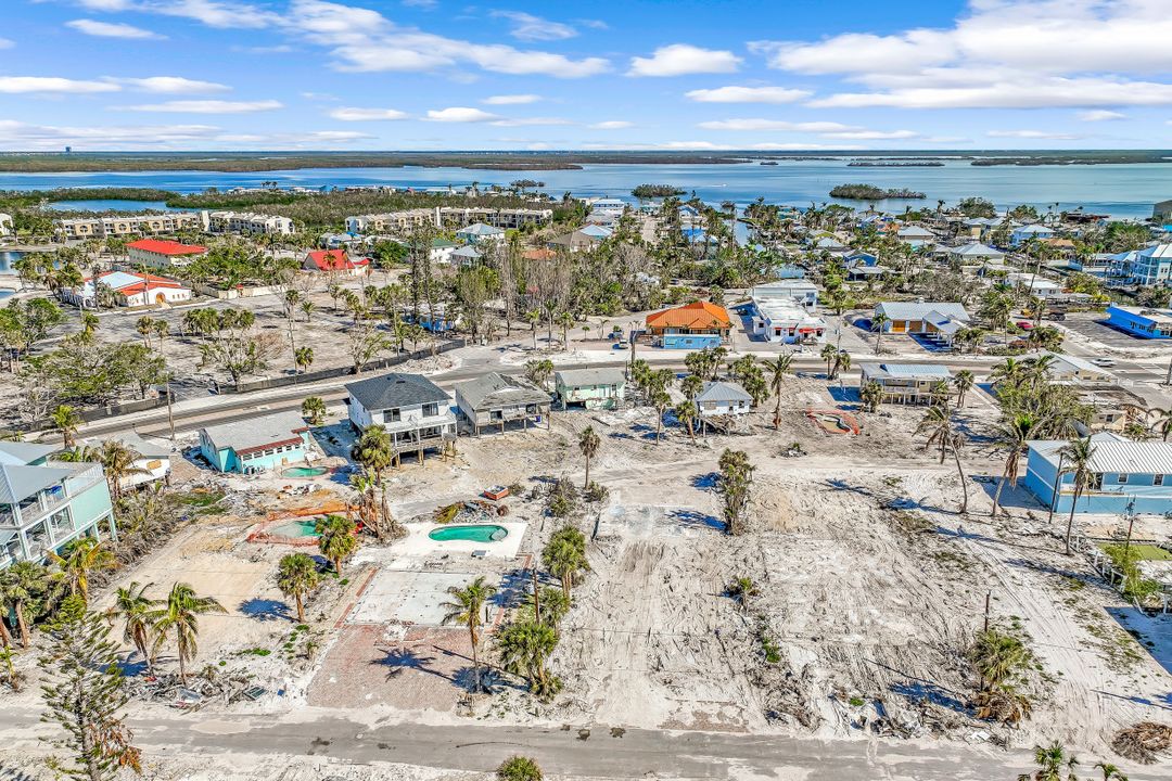 6053 Gulf Rd, Fort Myers Beach, FL 33931