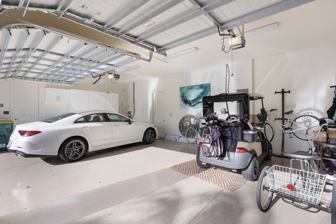 7446 Lantana Cir, Naples, FL 34119