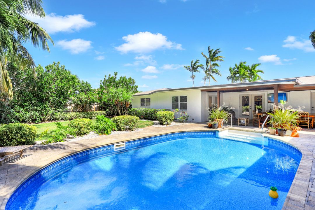 73 Wickliffe Dr, Naples, FL 34110