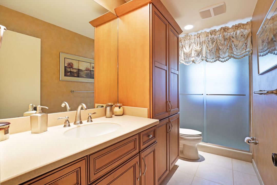 644 94th Ave N, Naples, FL 34108