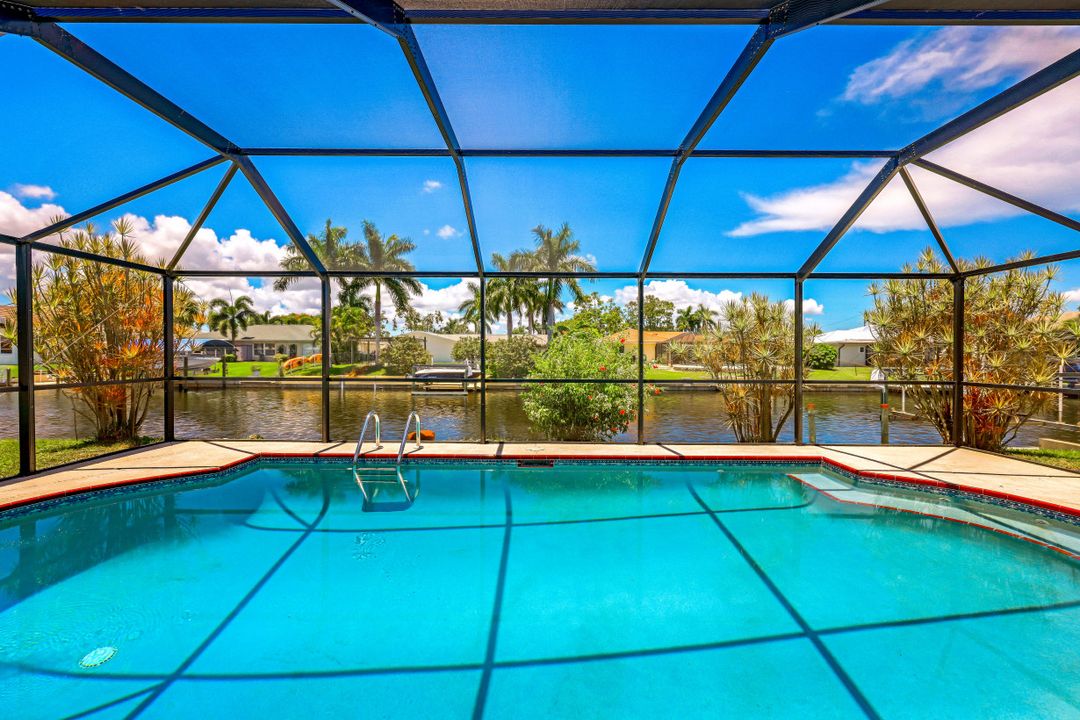 2215 SE 31st St, Cape Coral, FL 33904