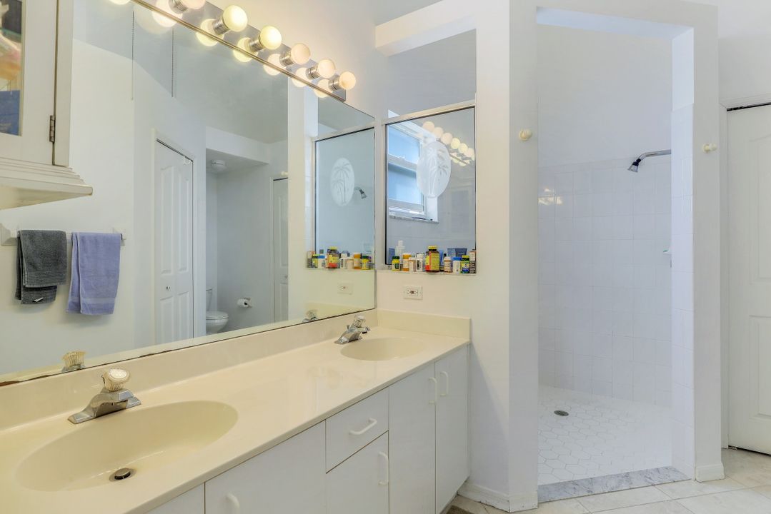 554 Captn Kate Ct, Naples, FL 34110