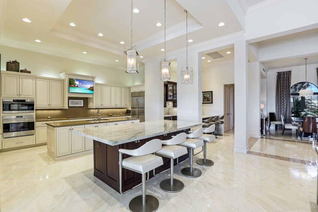 16462 Seneca Way, Naples, FL 34110