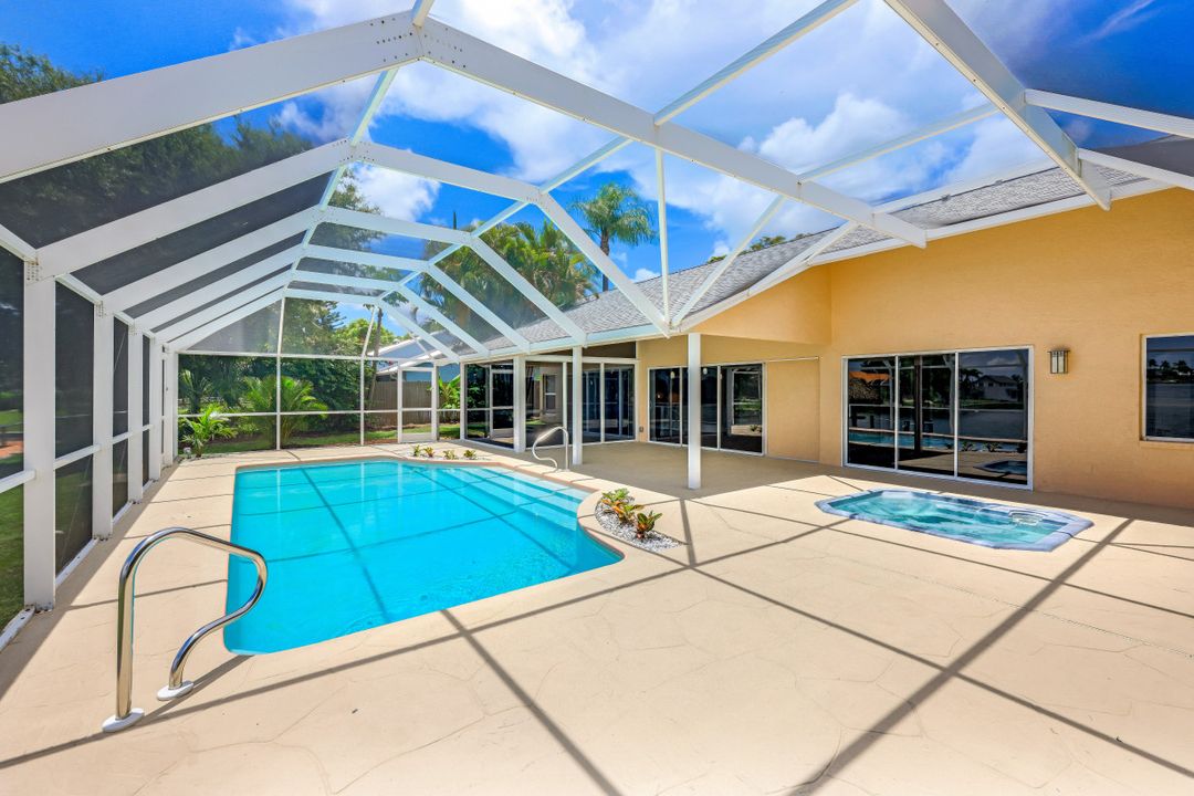 1014 Hancock Bridge Pkwy, Cape Coral, FL 33990