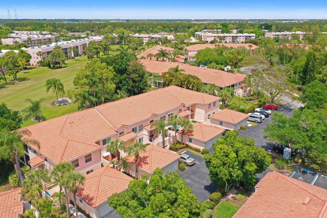 680 Woodshire Ln #H 4, Naples, FL 34105