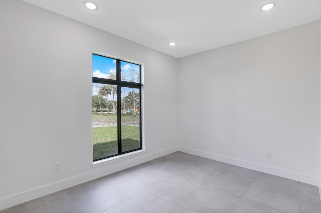 4312 18th Ave NE, Naples, FL 34120