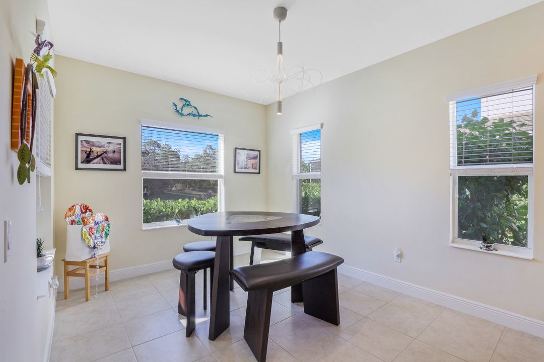 3771 Canopy Cir, Naples, FL 34120