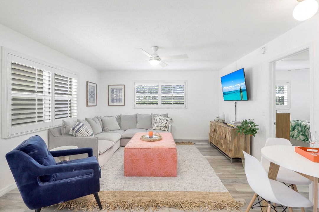 780 10th Ave S #6, Naples, FL 34102