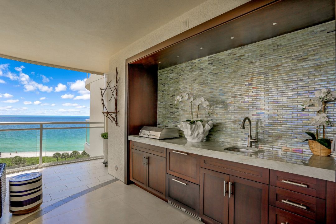 11125 Gulf Shore Dr #701, Naples, FL 34108