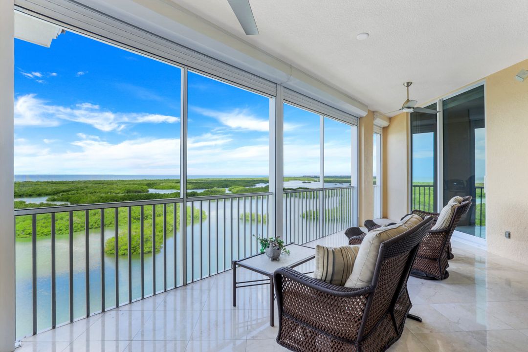 435 Dockside Dr #PH-02, Naples, FL 34110