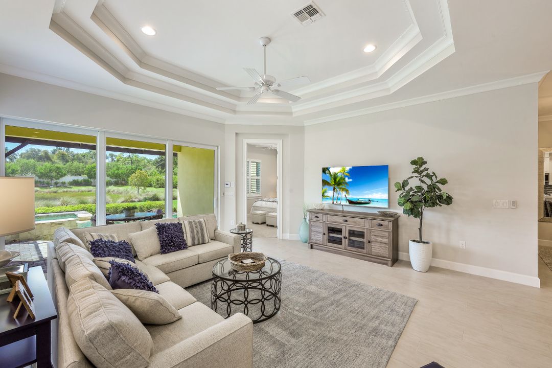 5807 Haiti Dr, Naples, FL 34112