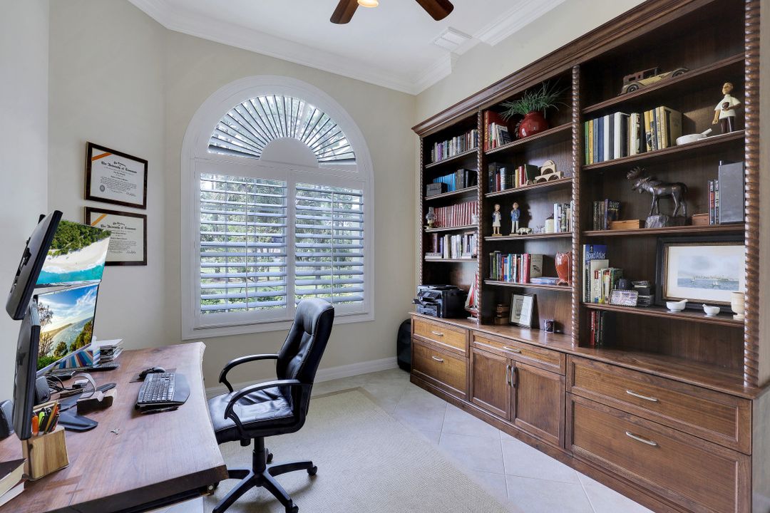 562 14th St SE, Naples, FL 34102