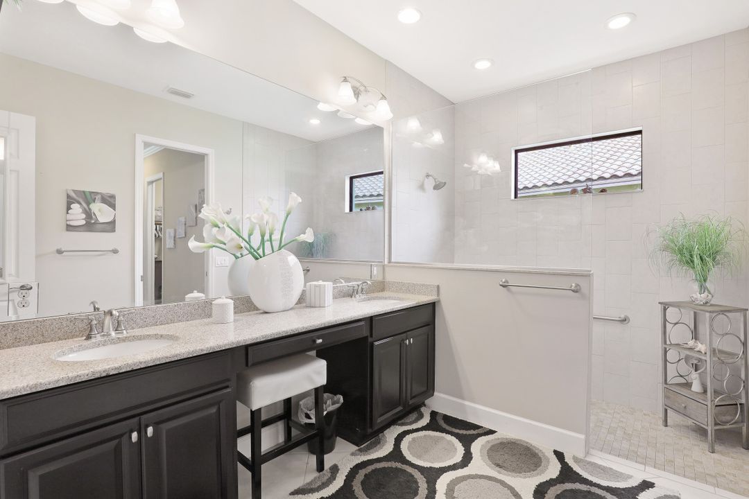 9367 Isla Bella Cir, Bonita Springs, FL 34135