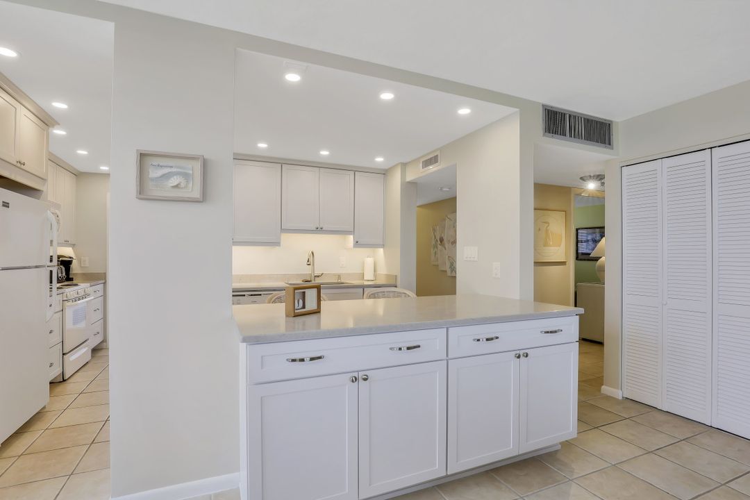 380 Seaview Ct #403, Marco Island, FL 34145