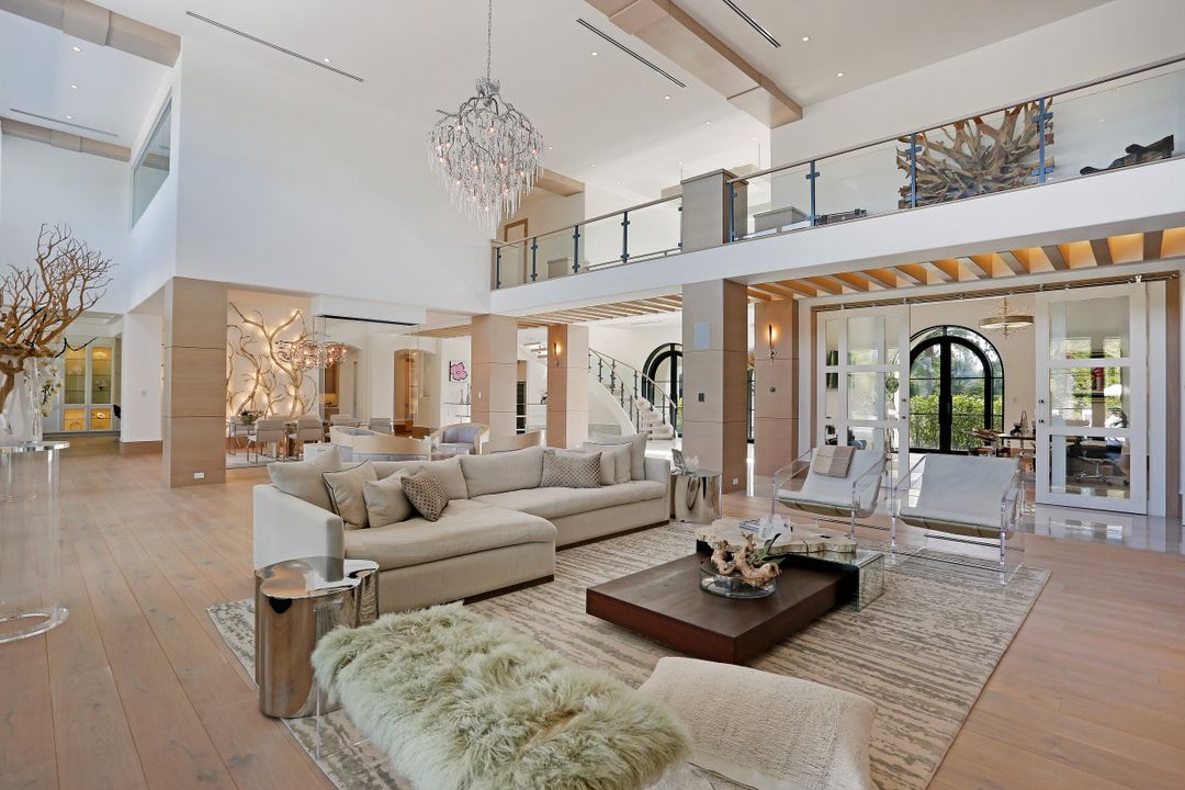 705 Myrtle Rd, Naples, FL 34108